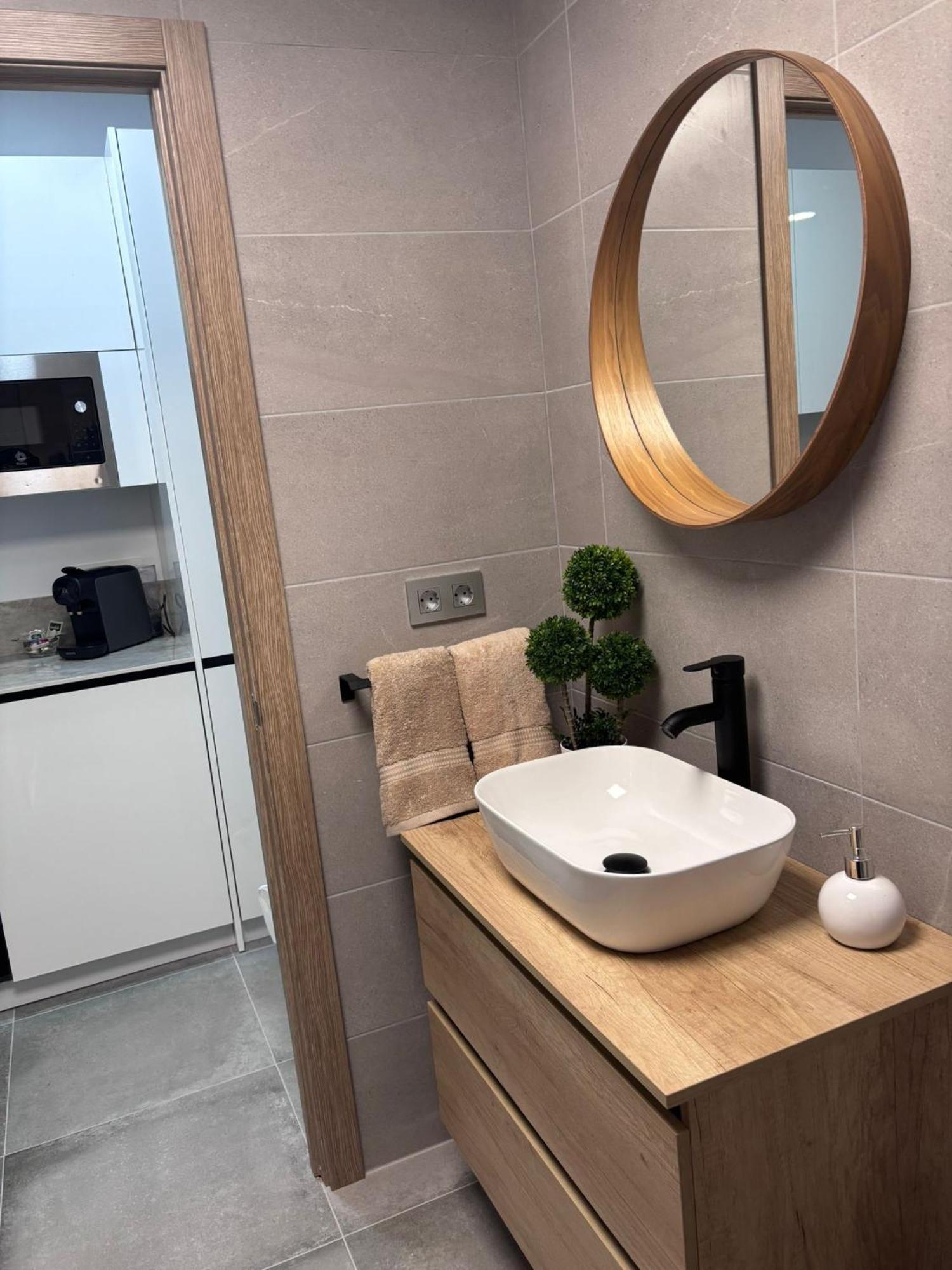 Centrico Y Moderno Estudio Apartment