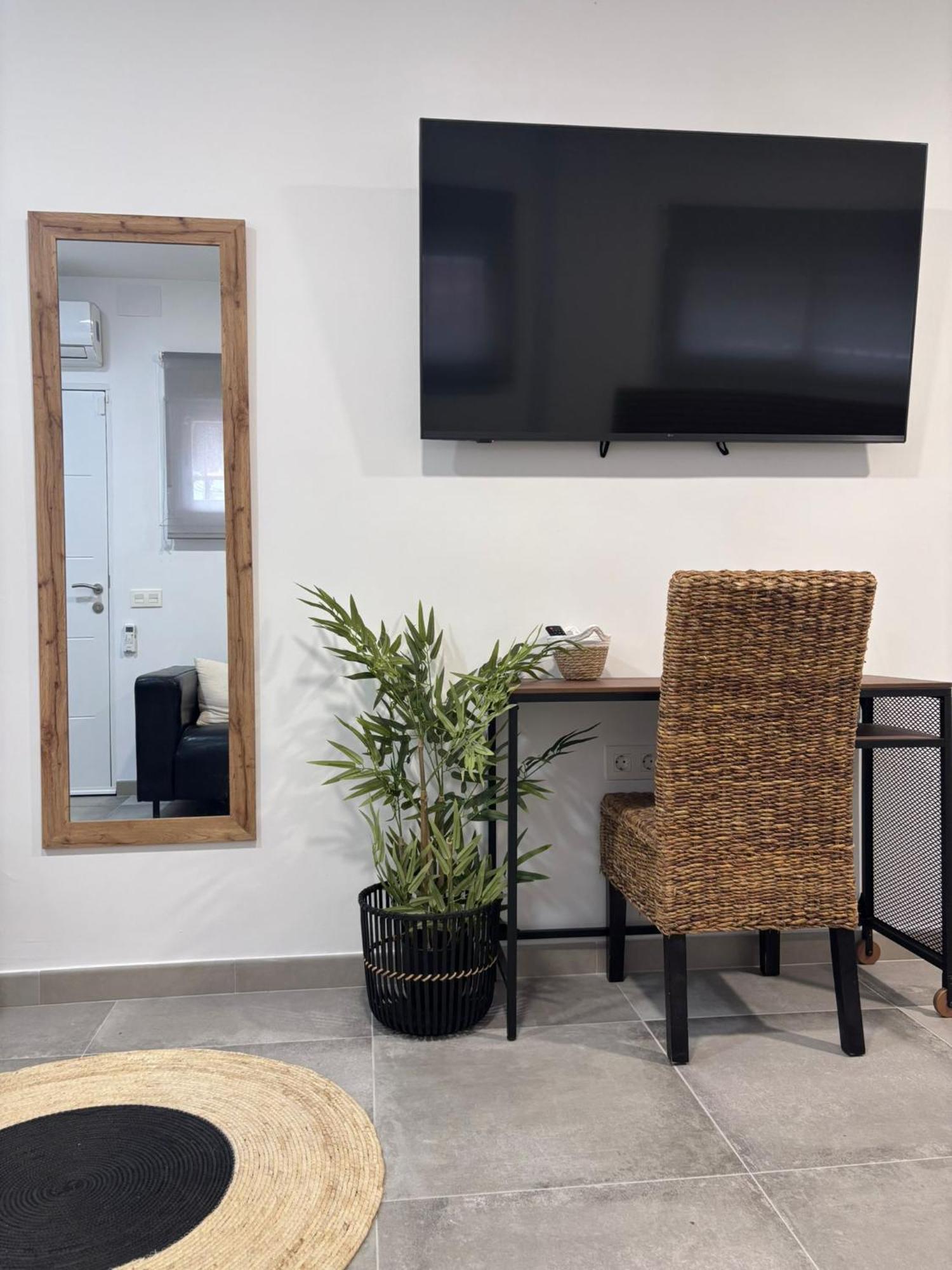 Centrico Y Moderno Estudio *