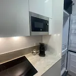 Centrico Y Moderno Estudio